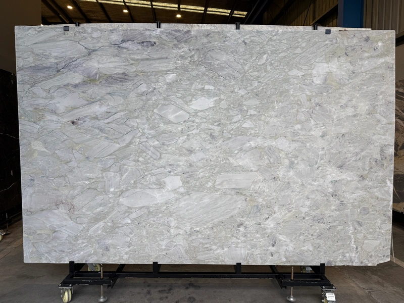 Silverstone quartzite &mdash; lot 01428