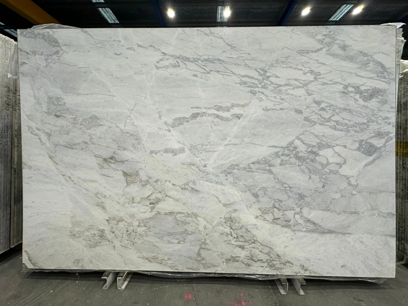 Calacatta Matarazzo dolomite &mdash; lot 11115L