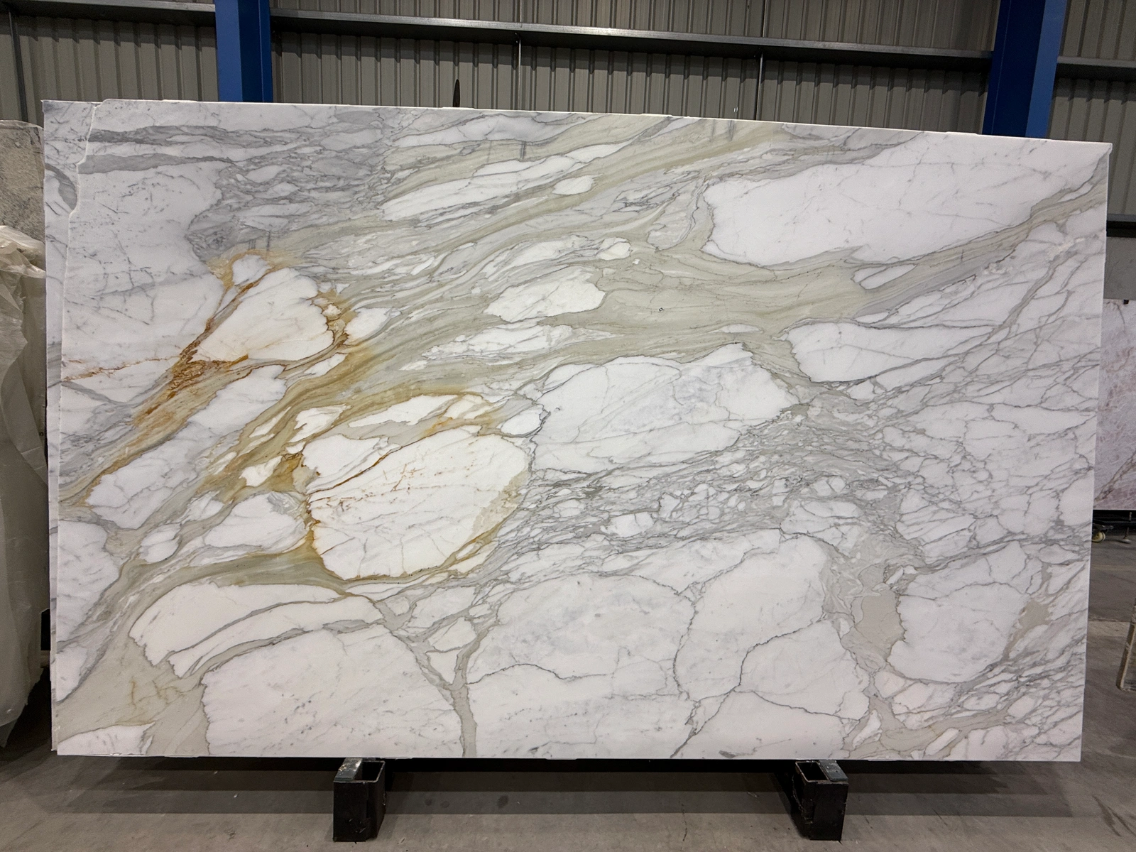 Calacatta Oro full slab