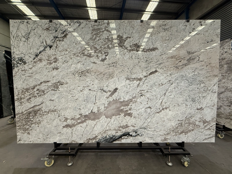 Arctic White granite &mdash; lot 1448P