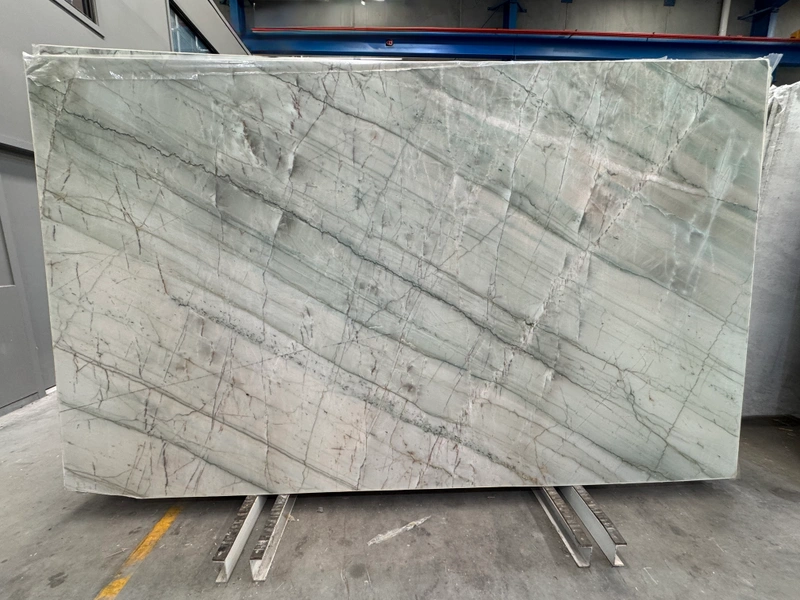Emerald Green quartzite &mdash; lot 158
