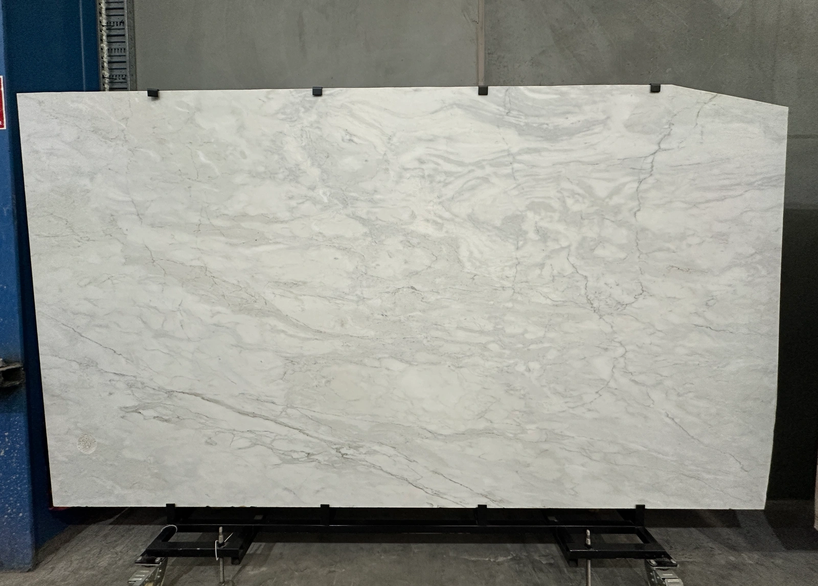 Calacatta full slab