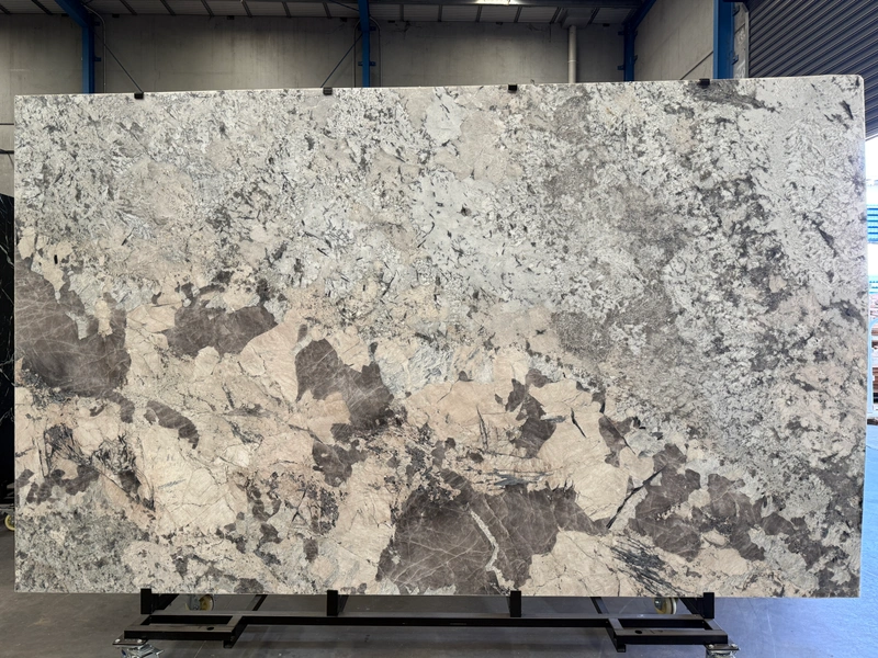 Tourmaline granite &mdash; lot 17090H