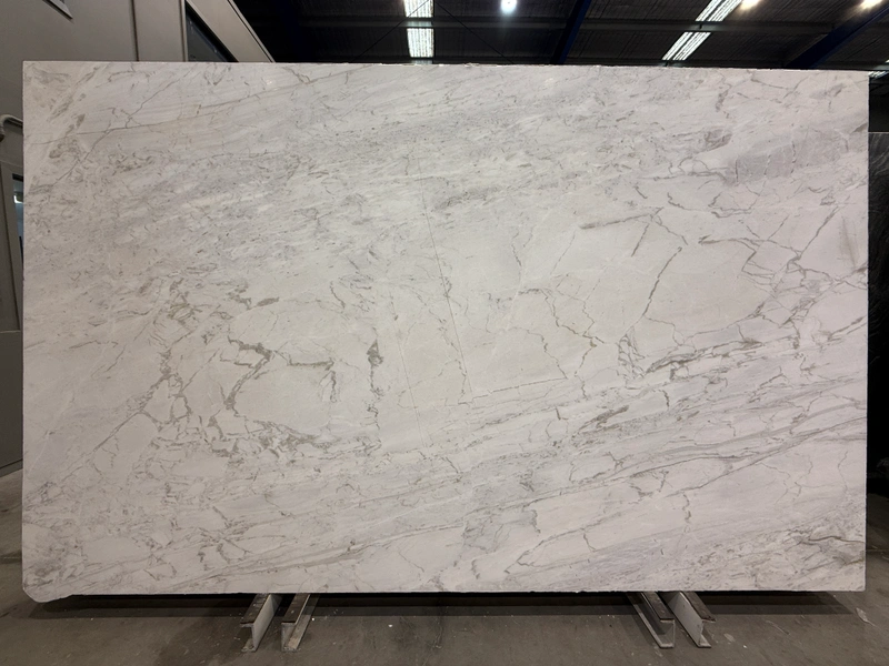 Calacatta Matarazzo dolomite &mdash; lot 215