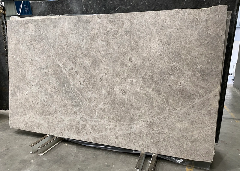Silver Storm limestone &mdash; lot 2756