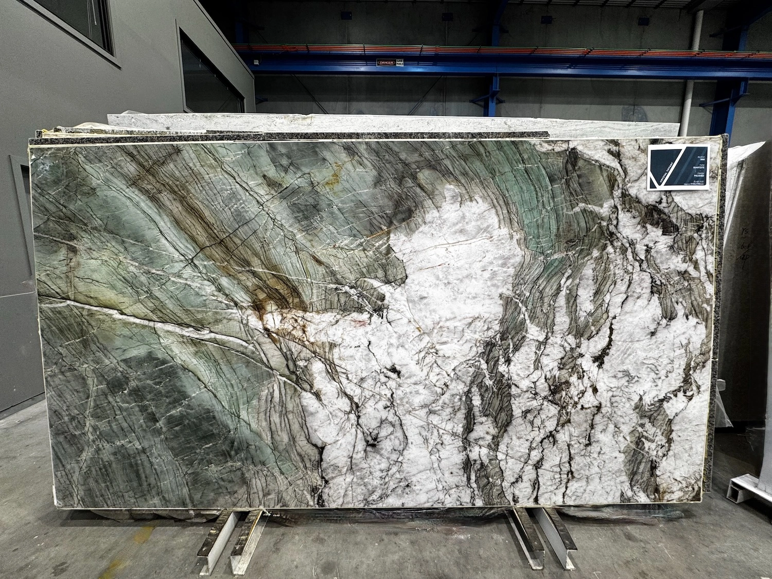 Crystal Tiffany full slab
