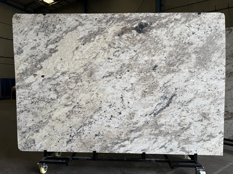 Mona Lisa granite &mdash; lot 415