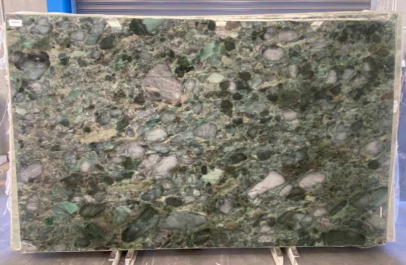 Aquarius quartzite &mdash; lot 501