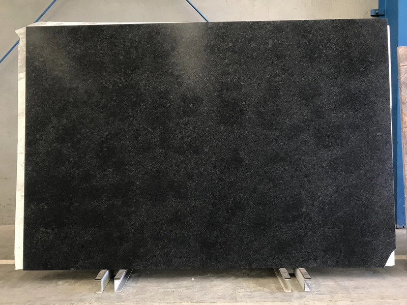 Angola Black granite &mdash; lot 6058