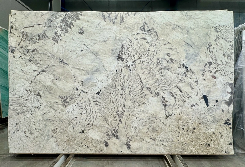 Alabaster White granite &mdash; lot 746