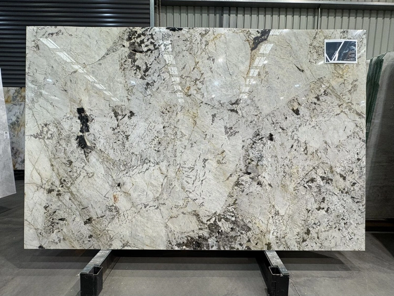 Exotic Beige granite &mdash; lot 754P