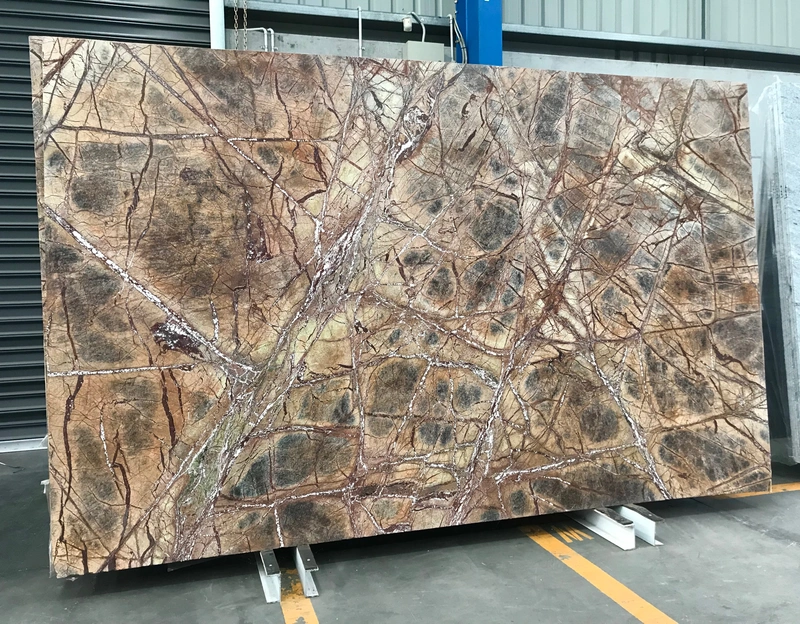 Rainforest Brown marble &mdash; lot 908